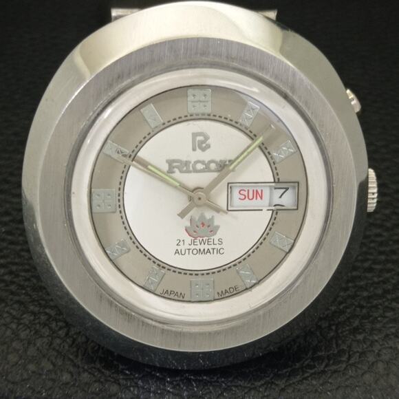 Vintage 1980 Ricoh Automatic Mens Silver Watch W/daydate & Gray accents - Picture 4 of 10